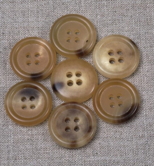 45L Polished Horn Buttons