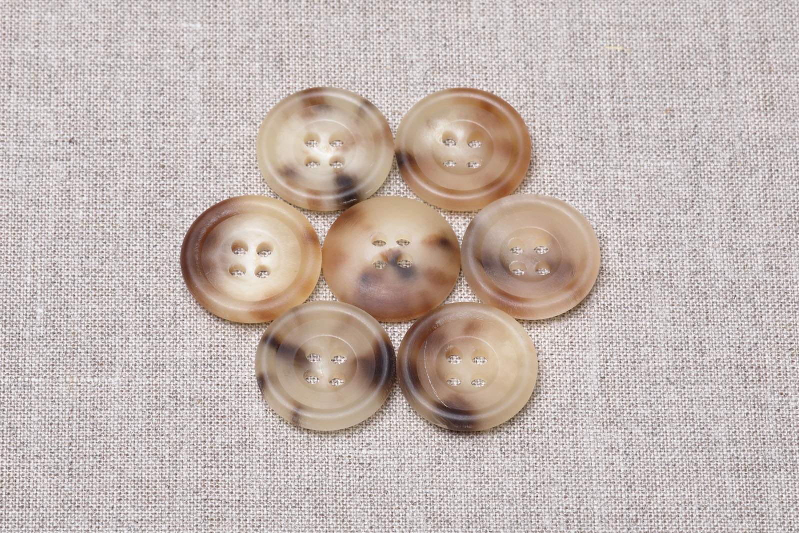 35L Dull Horn Buttons - The Lining Company