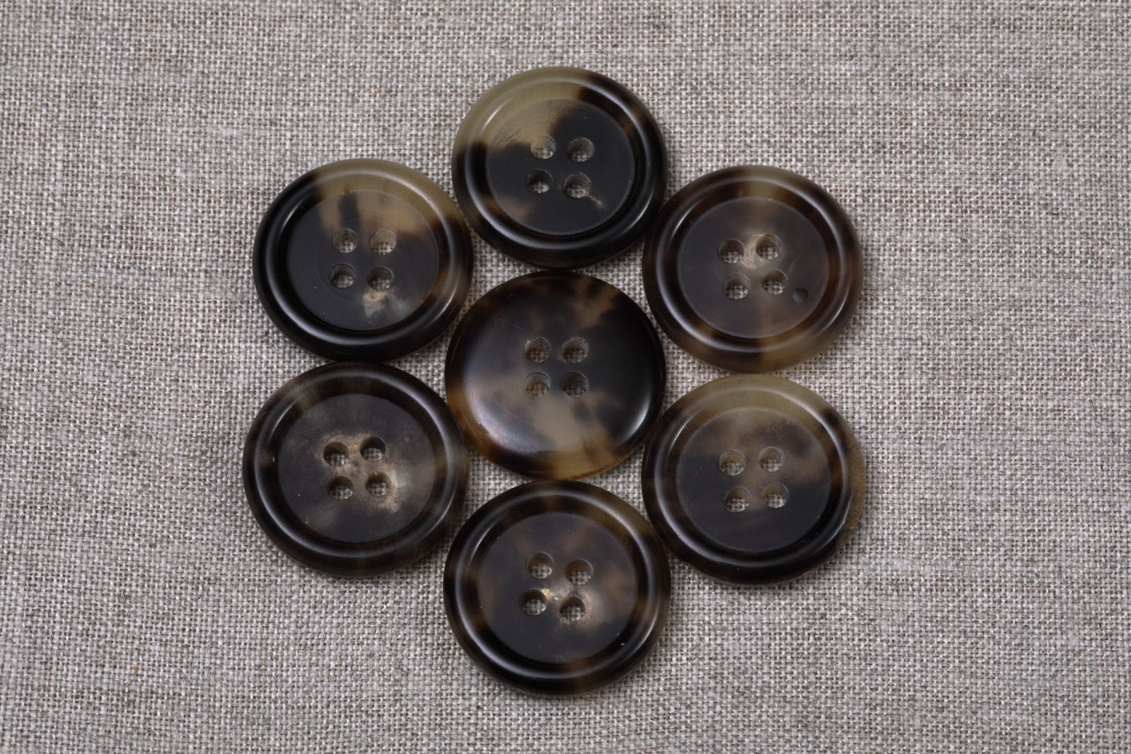 35L Polished Horn Buttons - The Lining Company